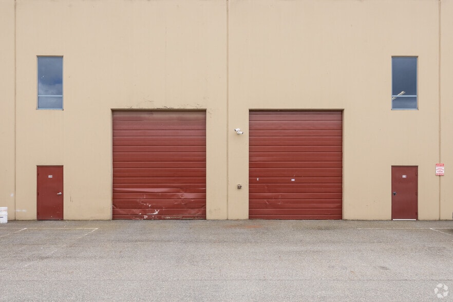 More Photos Of 1515 Broadway St, Port Coquitlam Warehouse For Lease