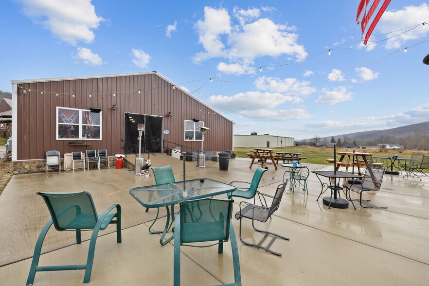 More Photos Of 714 N Saint Mary St, Pilot Knob Freestanding For Sale