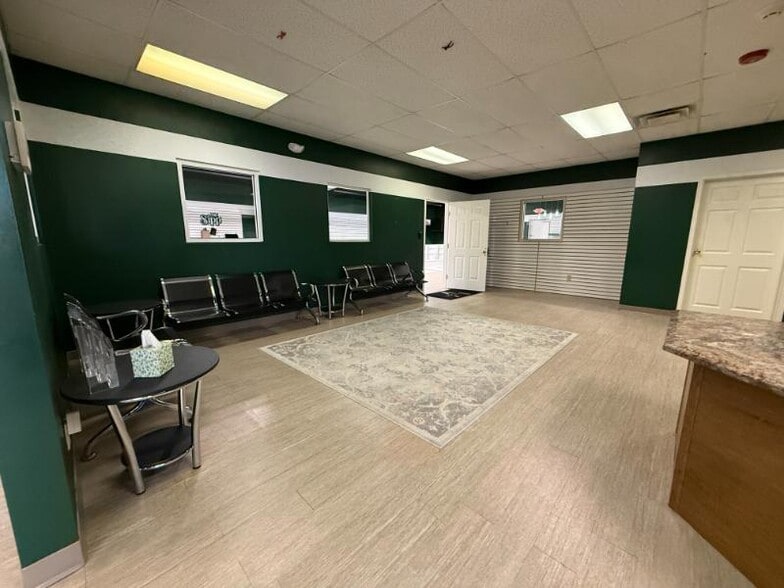 More Photos Of 794 E Main St, Tupelo Showroom For Sale