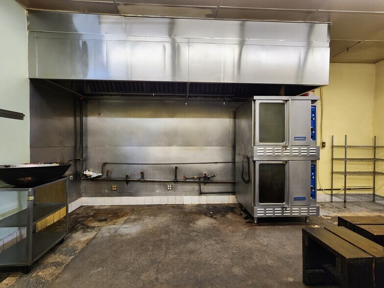 More Photos Of 3253 Beverly Blvd, Los Angeles Freestanding For Lease