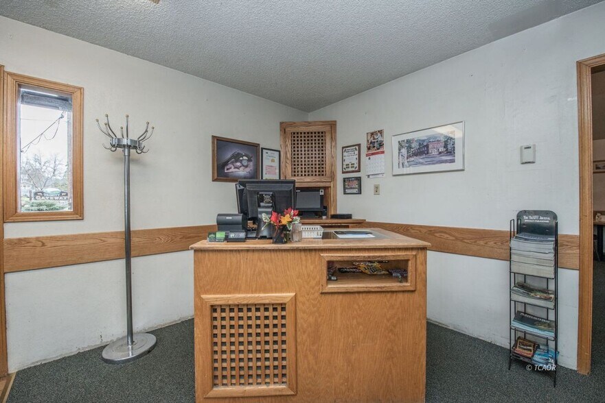 More Photos Of 790 Main St, Weaverville Restaurant For Sale