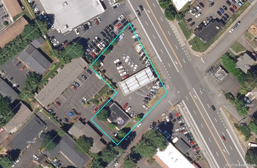 Primary Photo Of 18777 SE Mcloughlin Blvd, Milwaukie Service Station For Sale