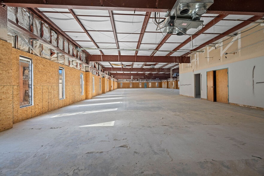 More Photos Of 1109 Kemper St, Lubbock Warehouse For Lease