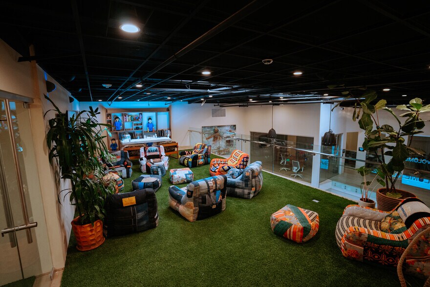 More Photos Of 8729 Aviation Blvd, Inglewood Telecom Hotel Data Hosting For Sale