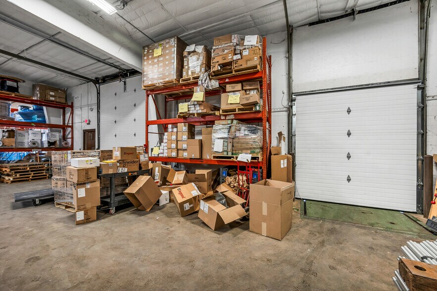 More Photos Of 3180 Coronet Way, Green Bay Manufacturing For Lease