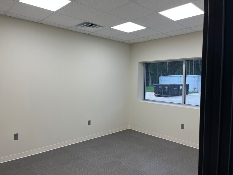 More Photos Of 28408 Sweetgum Rd, Magnolia Warehouse For Lease