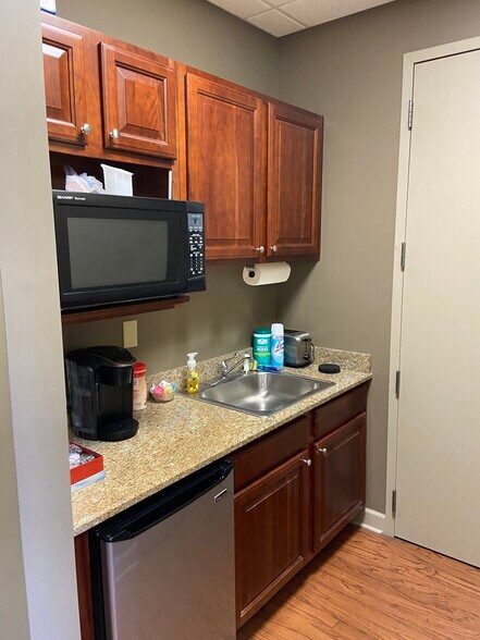 More Photos Of 256 Seaboard Ln, Franklin Medical For Sale