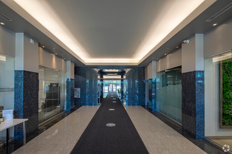 More Photos Of 1235 N Service Rd W, Oakville Office For Lease