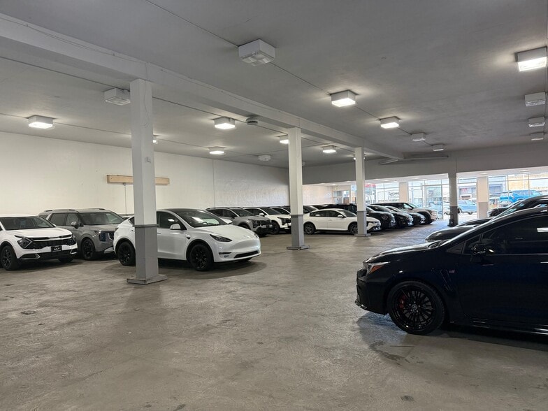 More Photos Of 2550 Webster St, Oakland Auto Dealership For Sale