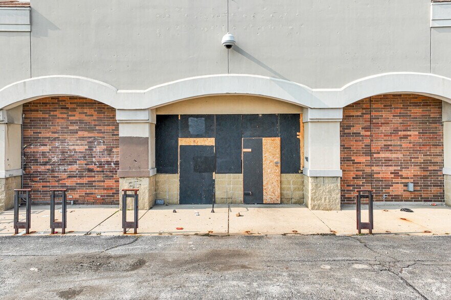 More Photos Of 8025 S Ashland Ave, Chicago Freestanding For Lease