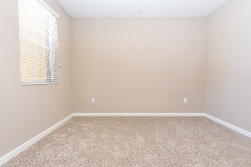 More Photos Of 2855 Foothill Blvd, La Verne Apartments For Lease