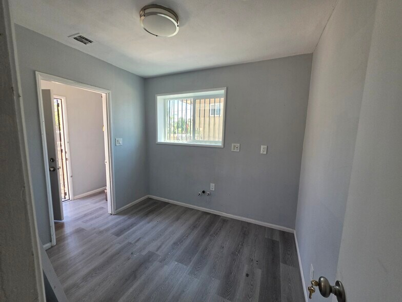 More Photos Of 1673-1675 N D St, San Bernardino Office For Lease