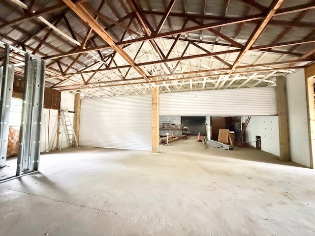 More Photos Of 5255 TX 121 Hwy, Hemphill Freestanding For Sale