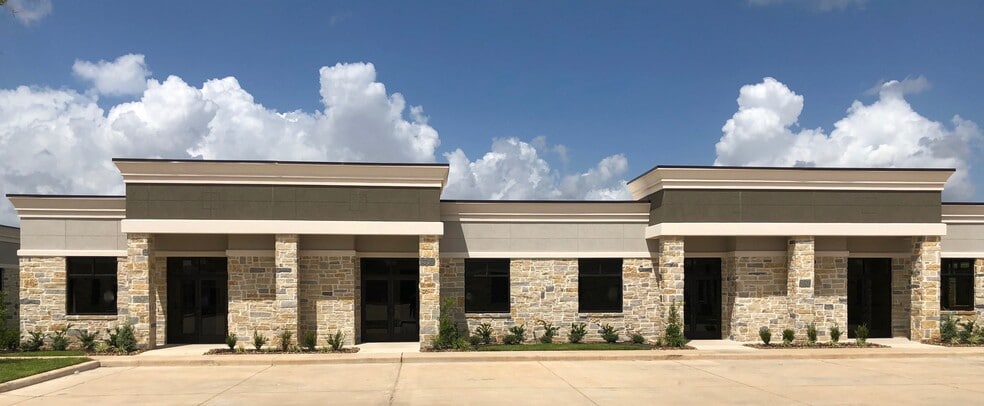 Primary Photo Of 350 Grand Link Dr, Conroe Office For Lease