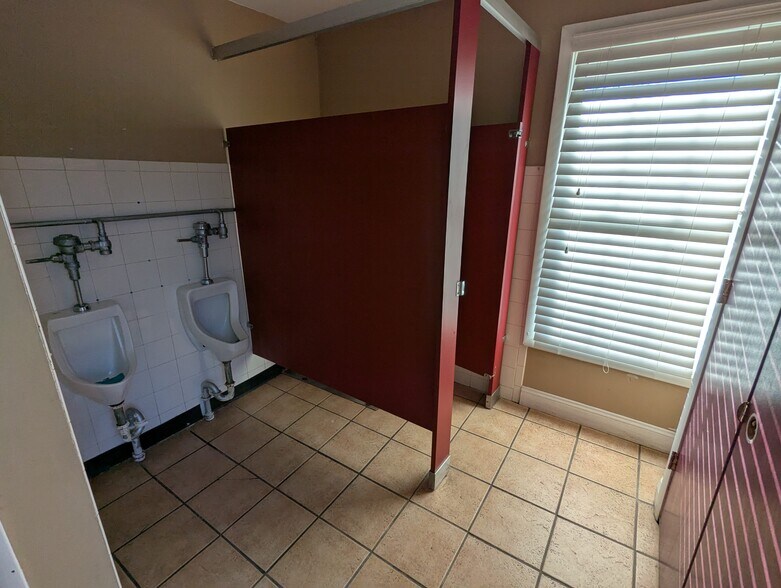 More Photos Of 17 Main St, Ballston Lake Restaurant For Lease
