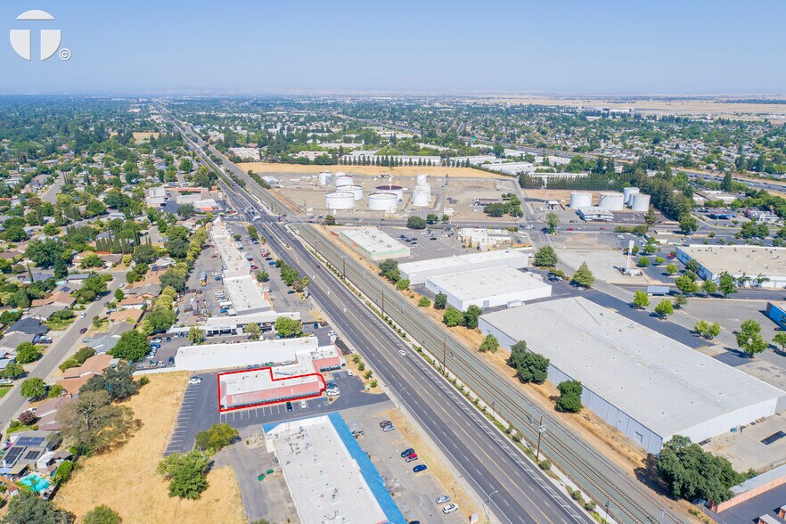 More Photos Of 9555 Folsom Blvd, Sacramento Unknown For Lease