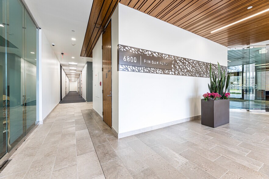 More Photos Of 4747 Bellaire Blvd, Bellaire Unknown For Lease