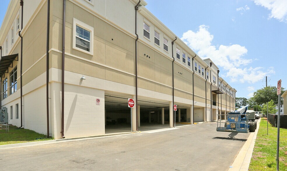 More Photos Of 1525 W Tennessee St, Tallahassee Freestanding For Lease