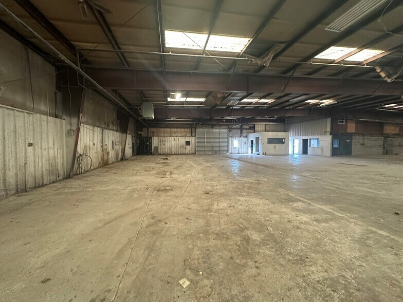 More Photos Of 1662 Murfreesboro Rd, Woodbury General Retail For Sale