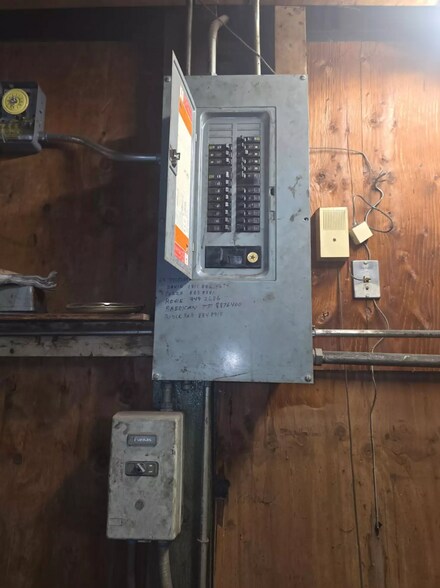 More Photos Of 3777 Vermont St, Gary Industrial For Sale