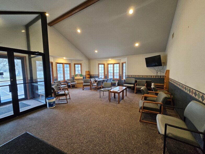 More Photos Of 13330 Darmstadt Rd, Evansville Office For Sale