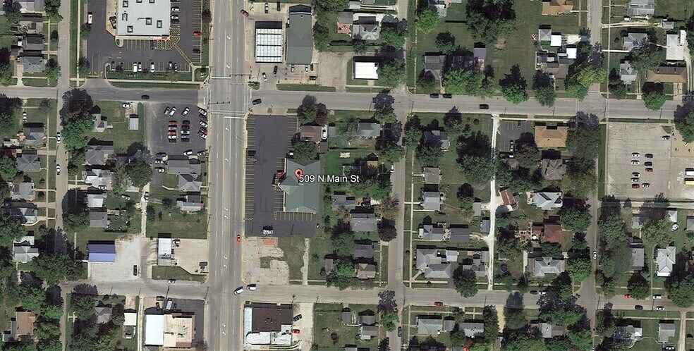 More Photos Of 509 N Main St, Monmouth Freestanding For Lease