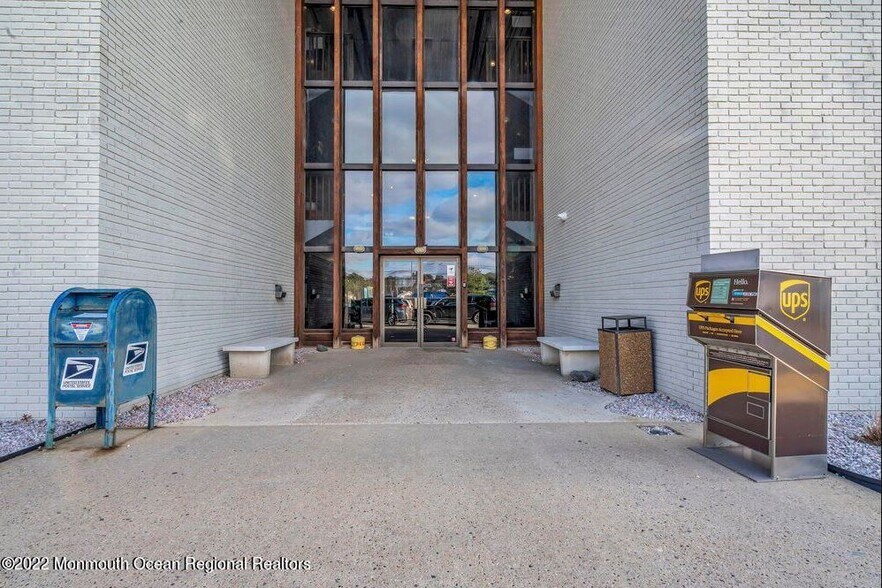 More Photos Of 445 Brick Blvd, Brick Medical For Lease