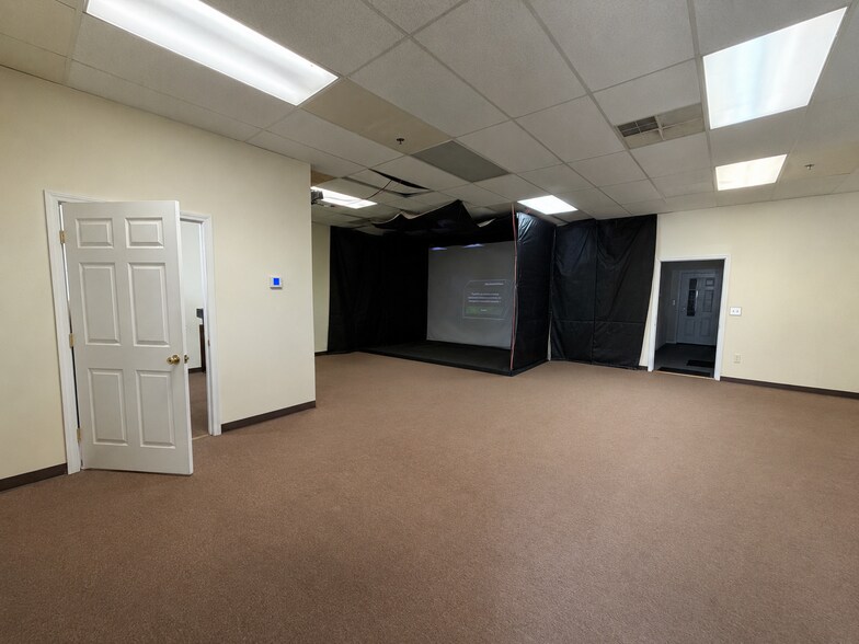 More Photos Of 17 Sterling Rd, Billerica Flex For Lease
