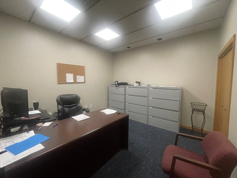 More Photos Of 3107 Beale Ave, Altoona Office For Sale