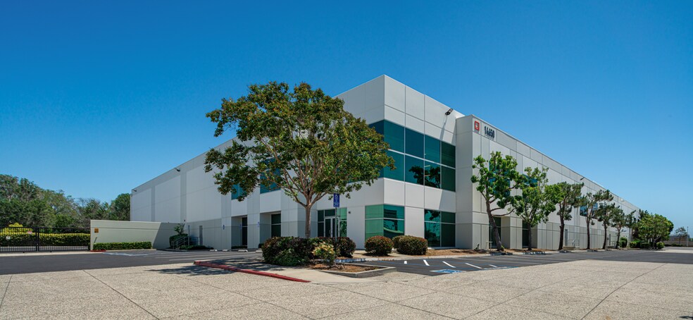 Primary Photo Of 14650 Hoover St, Westminster Warehouse For Lease