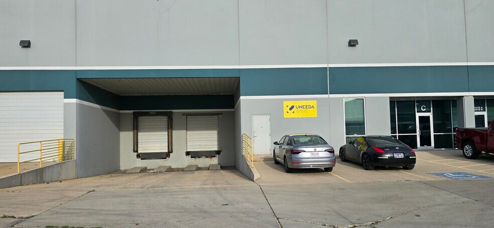 More Photos Of 5111 W 2100 S, West Valley Warehouse For Lease