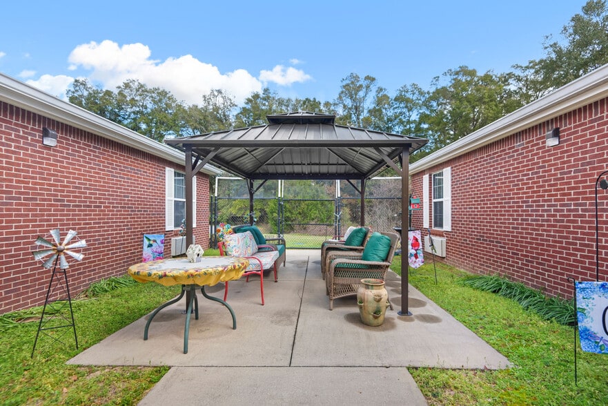 More Photos Of 3215 E James Lee Blvd, Crestview Healthcare For Sale