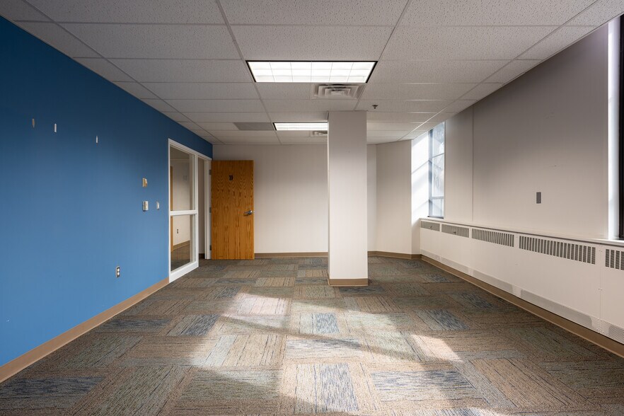 More Photos Of 7200 Chestnut St, Upper Darby Township Office For Lease