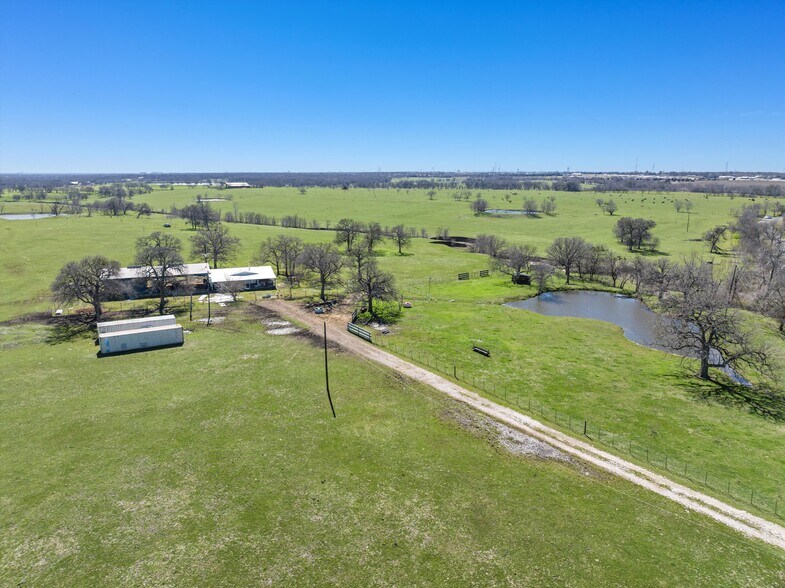 More Photos Of 458 Bluhm Rd, West Land For Sale