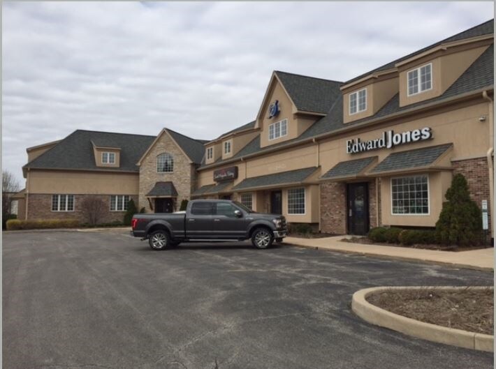 More Photos Of 207 E Church St, Sandwich Office For Sale