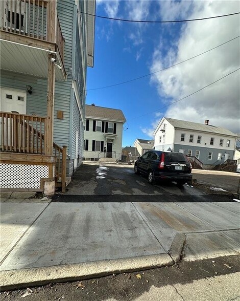 More Photos Of 41 Yale Ave, Providence Apartments For Sale