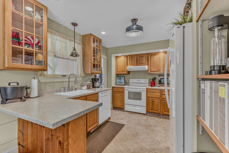 More Photos Of 218 US Route 3, Lincoln Hospitality For Sale