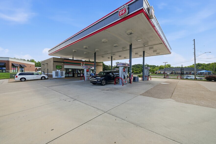 More Photos Of 13515 Big Bend Rd, Saint Louis Convenience Store For Sale