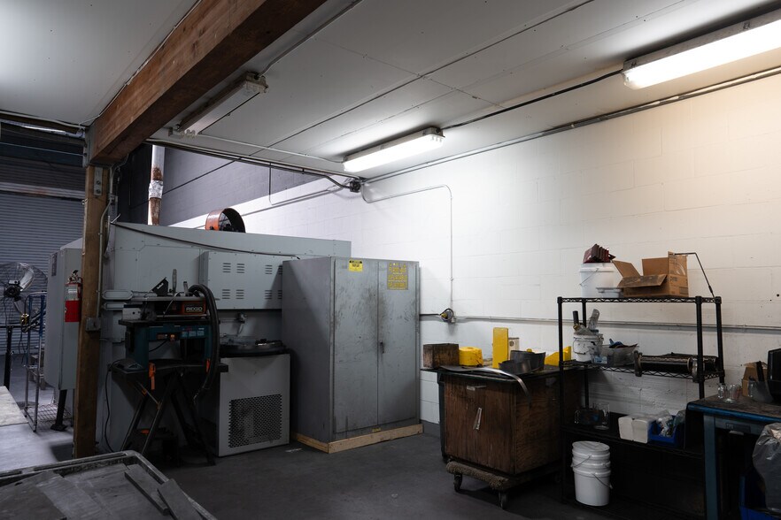 More Photos Of 3048 Aukele St, Lihue Warehouse For Sale