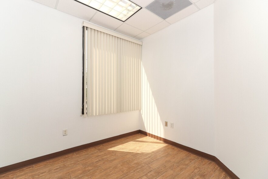 More Photos Of 6735 Conroy Windermere Rd, Orlando Medical For Lease