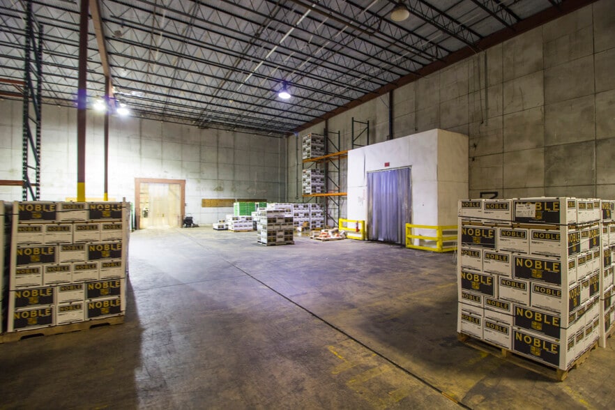 More Photos Of 1005 Snively Ave, Winter Haven Refrigeration Cold Storage For Sale