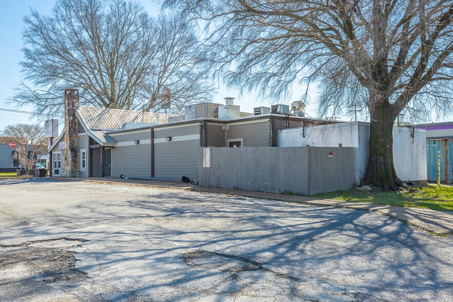 More Photos Of 3147 Broad St, Chattanooga Restaurant For Sale