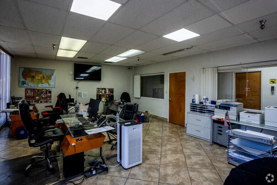 More Photos Of 13210 S Normandie Ave, Gardena Warehouse For Sale