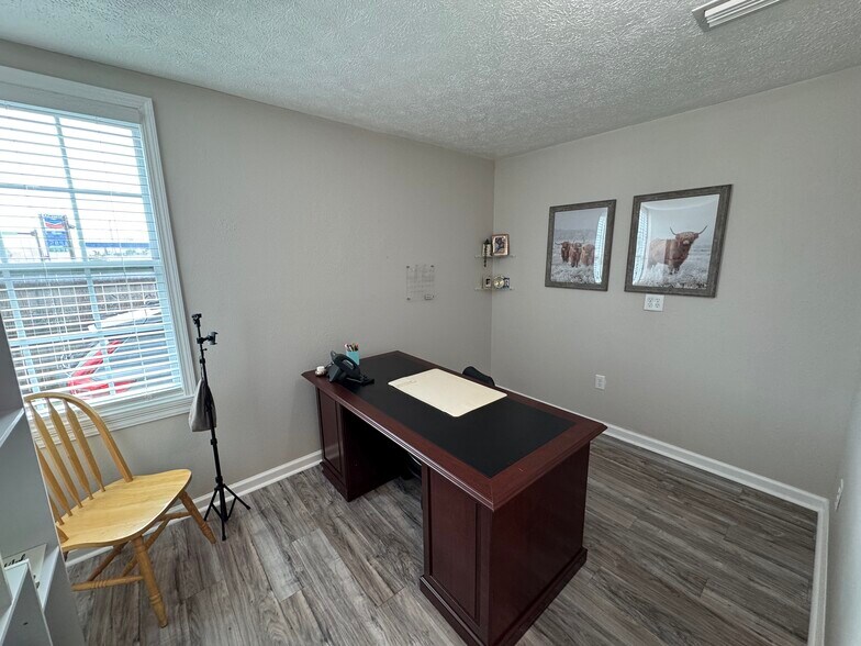 More Photos Of 3707 W 23rd St, Panama City Office For Sale