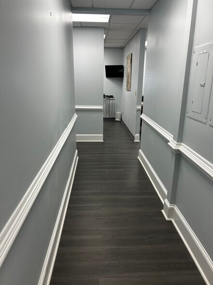 More Photos Of 1345 Hembree Rd, Roswell Medical For Lease