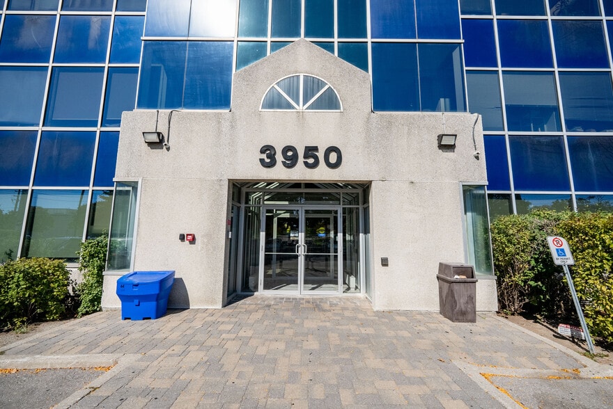 More Photos Of 3950 14th Ave, Markham Medical For Sale