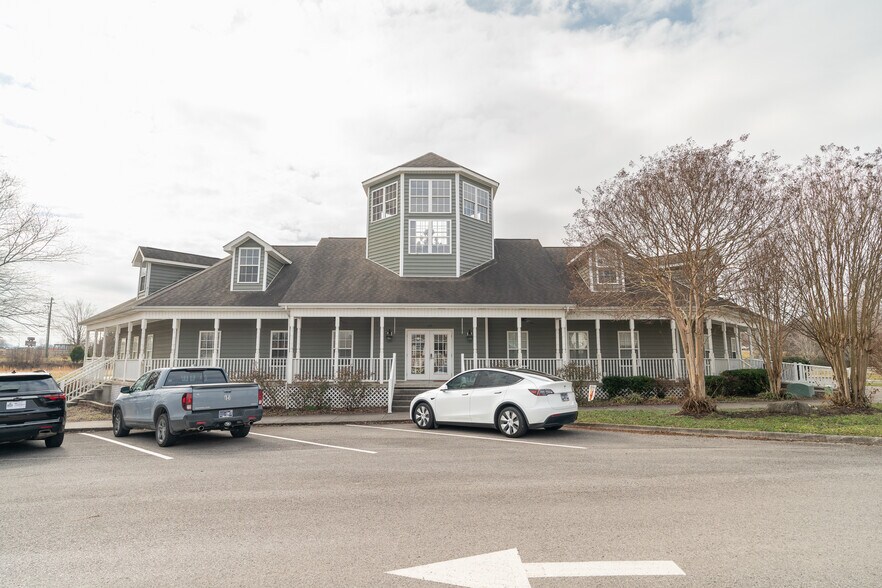 More Photos Of 130 Willowcreek Blvd, Sweetwater Medical For Sale