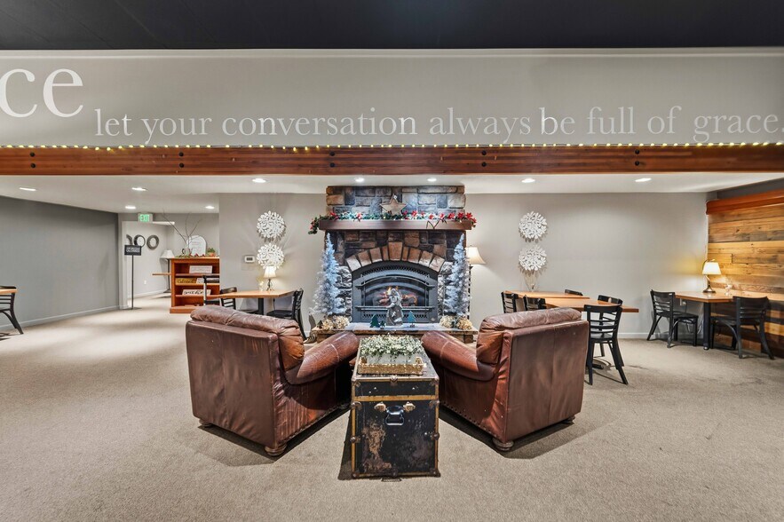 More Photos Of 171 S Broadway, Coos Bay General Retail For Sale