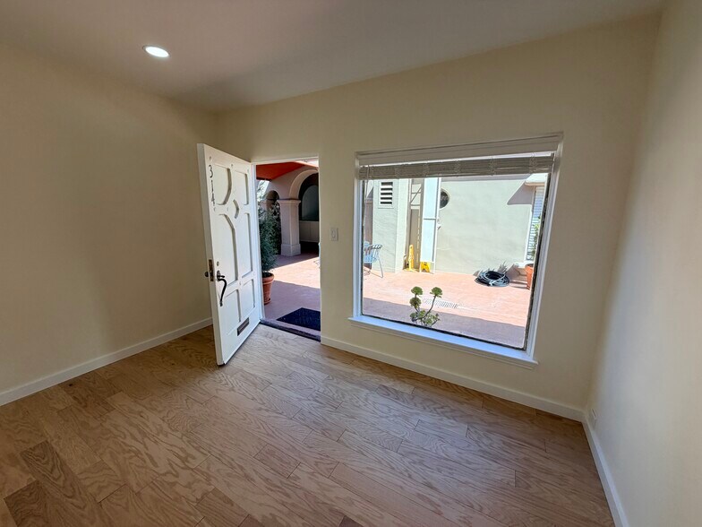 More Photos Of 9528-9546 Brighton Way, Beverly Hills Storefront Retail Office For Lease