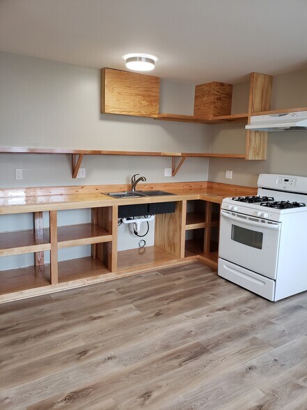 More Photos Of 6476 Kootenai St, Bonners Ferry Apartments For Sale